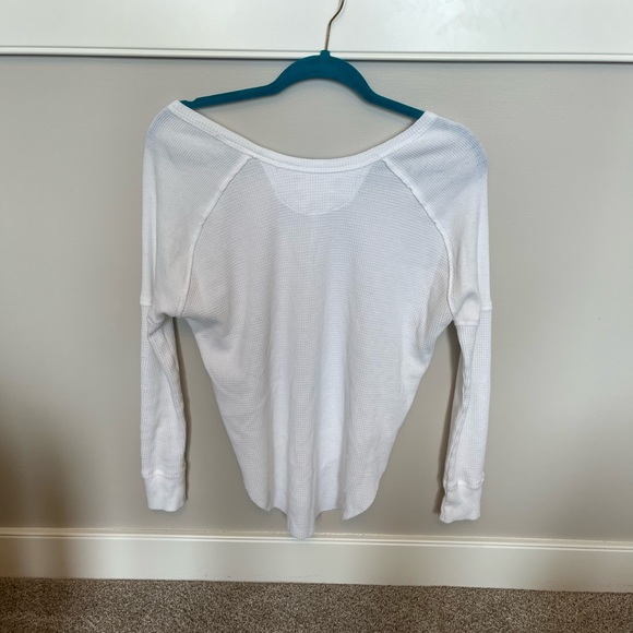 2 Aritzia tna Knit Long Sleeve Shirts - Picture 5 of 5